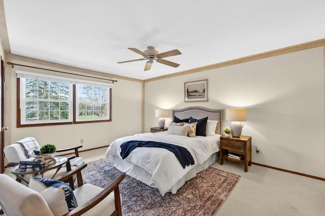 1634 River Oaks LANE, Mequon, WI 53092