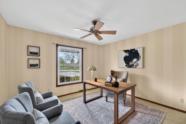 1634 River Oaks LANE, Mequon, WI 53092