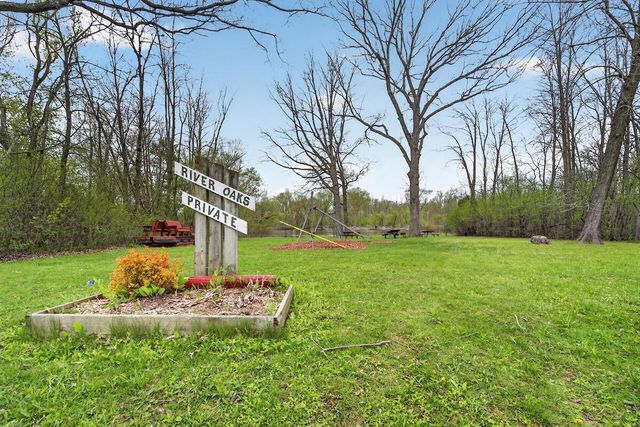 1634 River Oaks LANE, Mequon, WI 53092