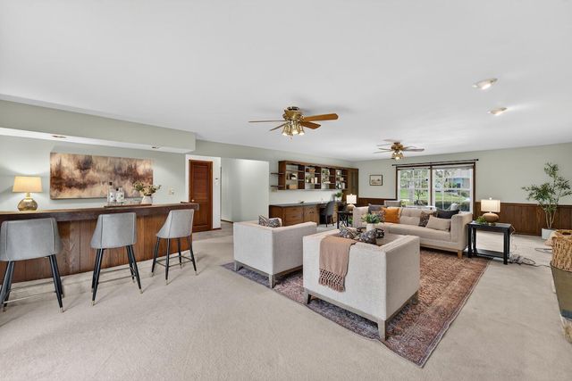 1634 River Oaks LANE, Mequon, WI 53092