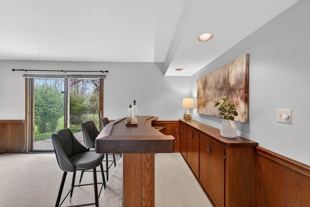 1634 River Oaks LANE, Mequon, WI 53092