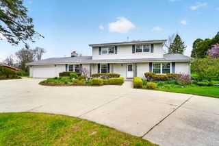 1634 River Oaks LANE, Mequon, WI 53092