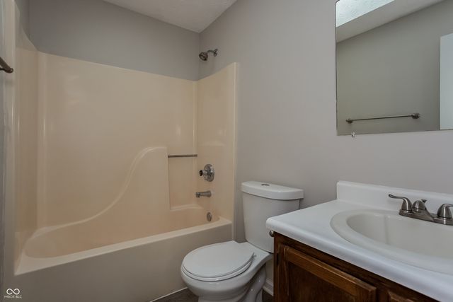 4110 Luxembourg Circle W, Indianapolis, IN 46228