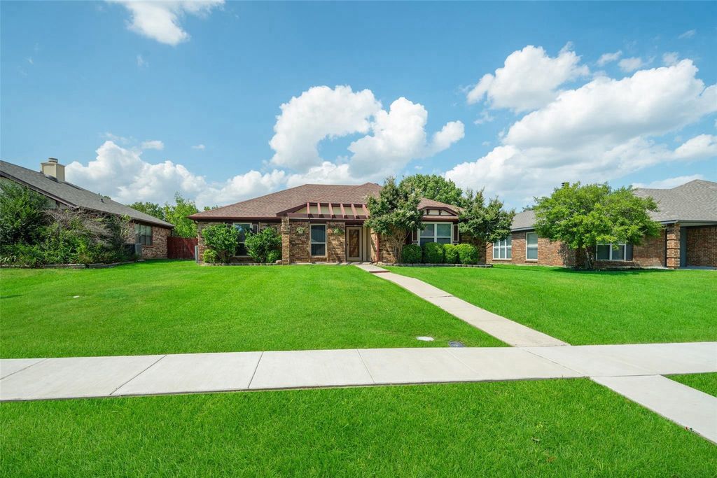 1533 Springaire Lane, Lewisville, TX 75077