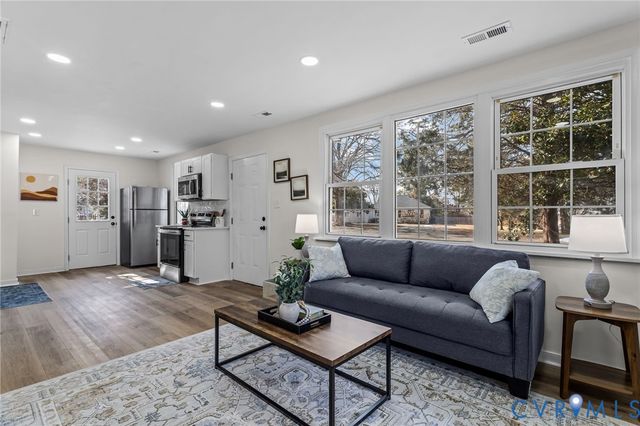 1315 St Michaels Ln, Henrico, VA 23229