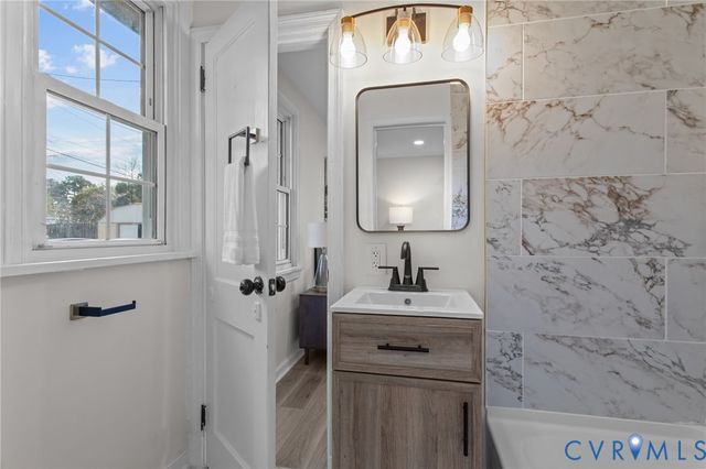 1315 St Michaels Ln, Henrico, VA 23229