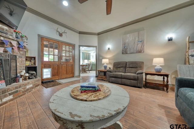 643 Winchester Drive, Chandler, TX 75758
