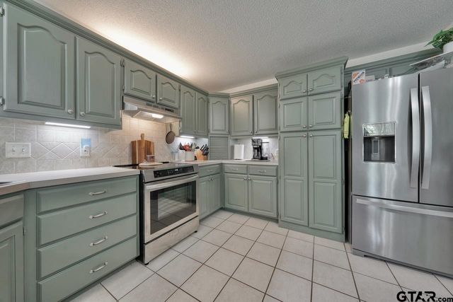 643 Winchester Drive, Chandler, TX 75758