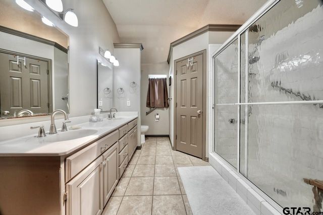 643 Winchester Drive, Chandler, TX 75758