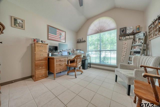 643 Winchester Drive, Chandler, TX 75758