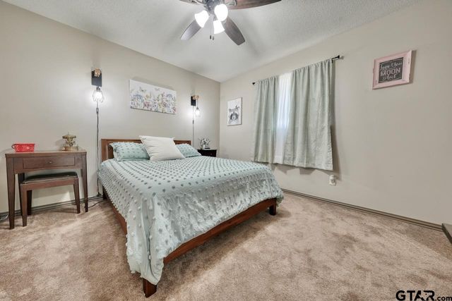 643 Winchester Drive, Chandler, TX 75758