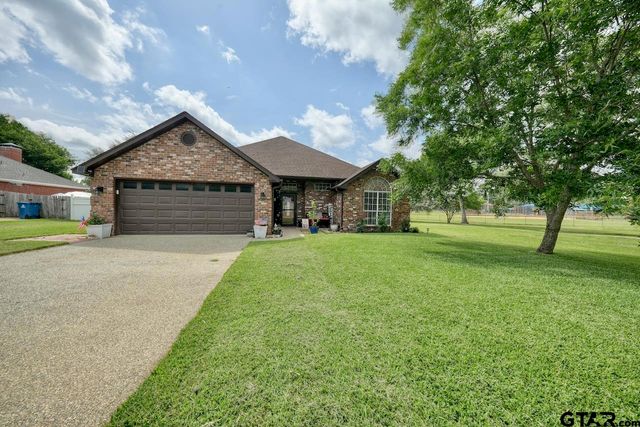 643 Winchester Drive, Chandler, TX 75758