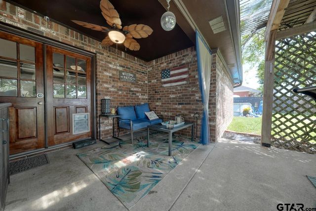 643 Winchester Drive, Chandler, TX 75758