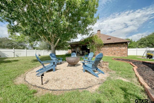643 Winchester Drive, Chandler, TX 75758
