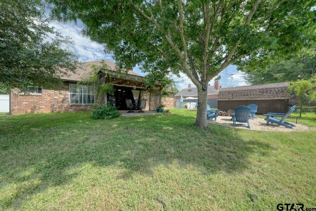 643 Winchester Drive, Chandler, TX 75758