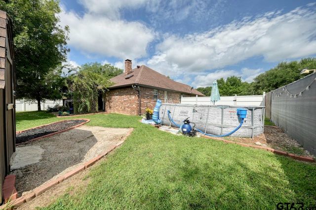 643 Winchester Drive, Chandler, TX 75758