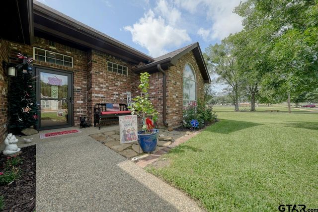 643 Winchester Drive, Chandler, TX 75758