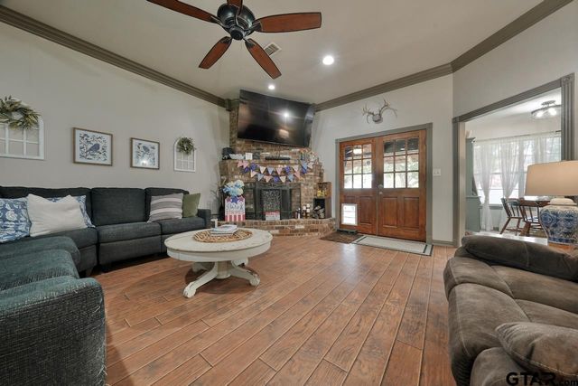 643 Winchester Drive, Chandler, TX 75758