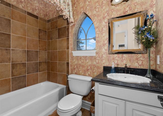 1170 Waters Edge Circle, Shreveport, LA 71106