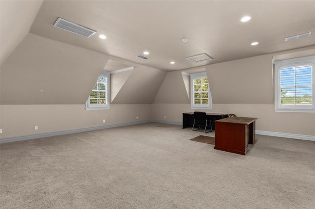 1170 Waters Edge Circle, Shreveport, LA 71106