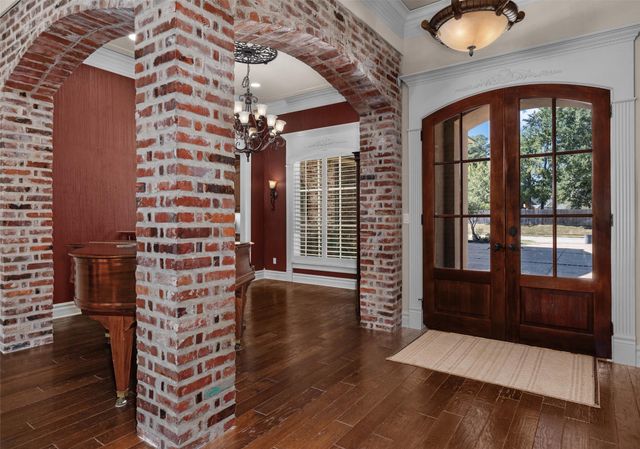 1170 Waters Edge Circle, Shreveport, LA 71106