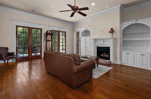 1170 Waters Edge Circle, Shreveport, LA 71106