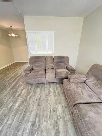 31 NORWICH B 31, West Palm Beach, FL 33417