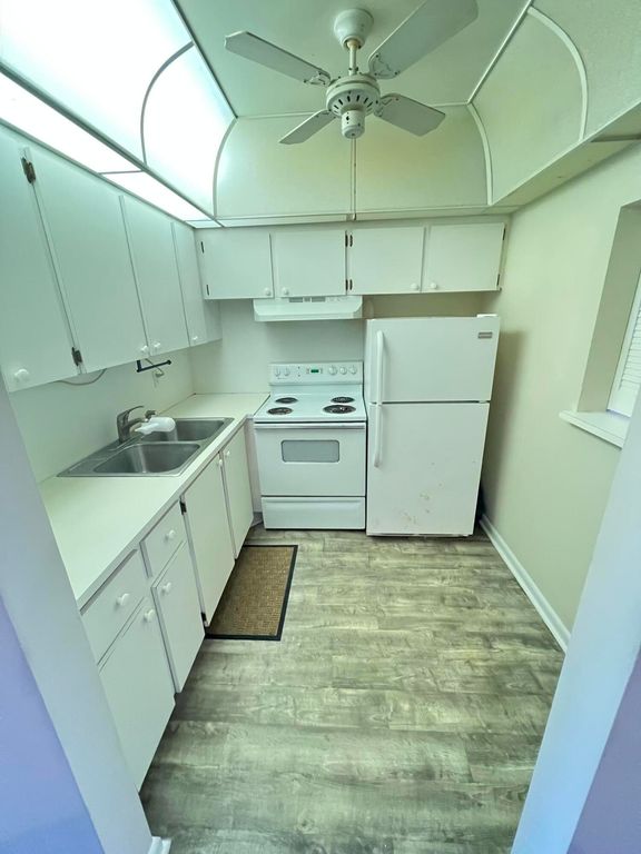 31 NORWICH B 31, West Palm Beach, FL 33417