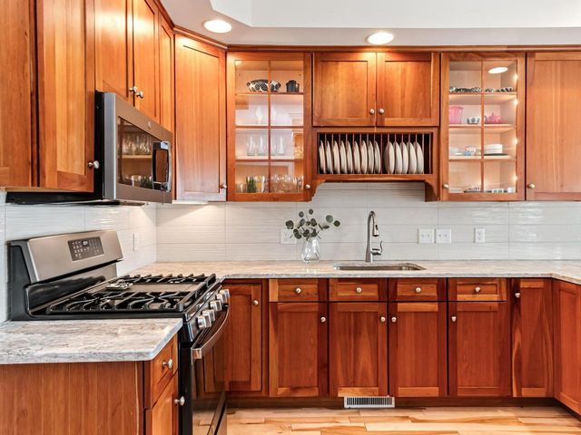 123 Economou Farm Road, South Burlington, VT 05403