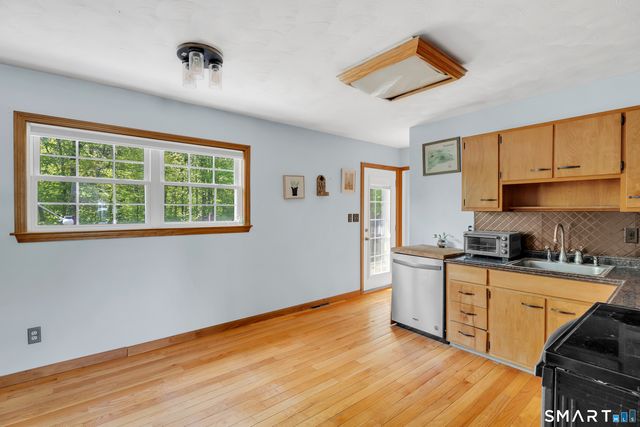41 Hemingway Street, Plainville, CT 06062