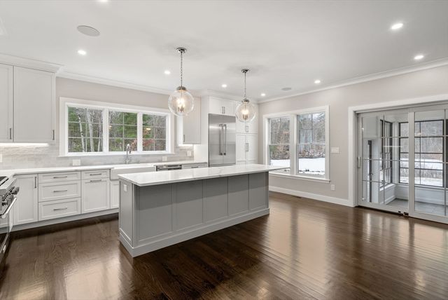 87 Horrigan Drive 8, Dedham, MA 02026