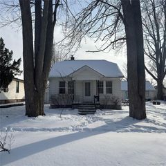 29 W New York Avenue, Pontiac, MI 48340