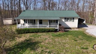 214 Dont Care Ln, Celina, TN 38551