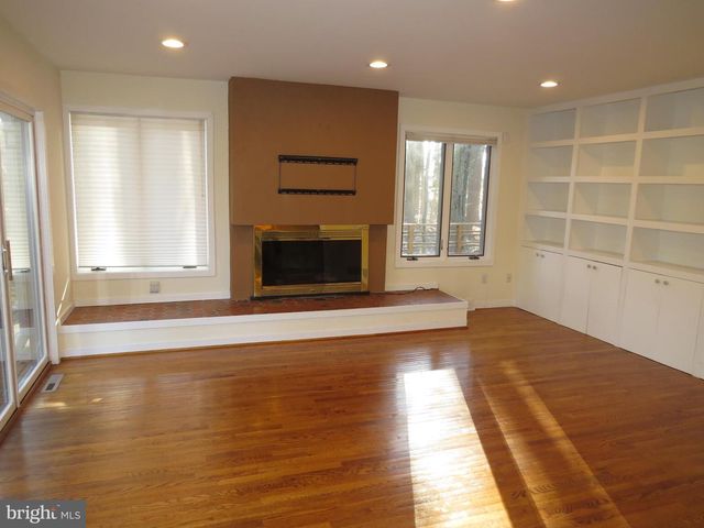 30 KINGS GRANT RD, Hockessin, DE 19707