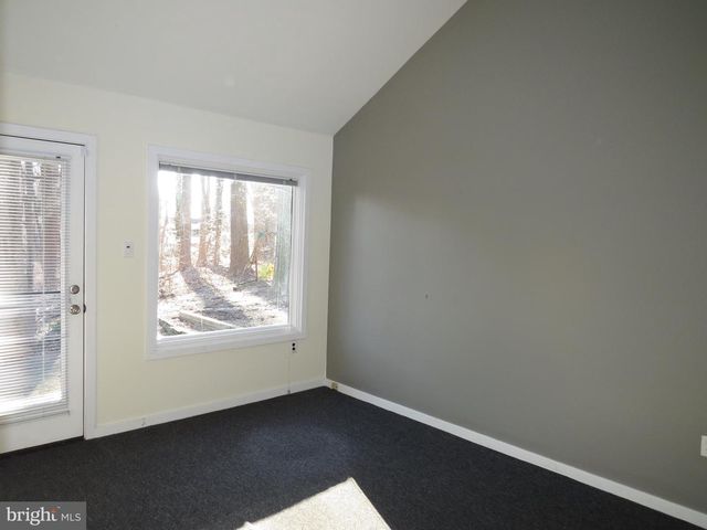 30 KINGS GRANT RD, Hockessin, DE 19707