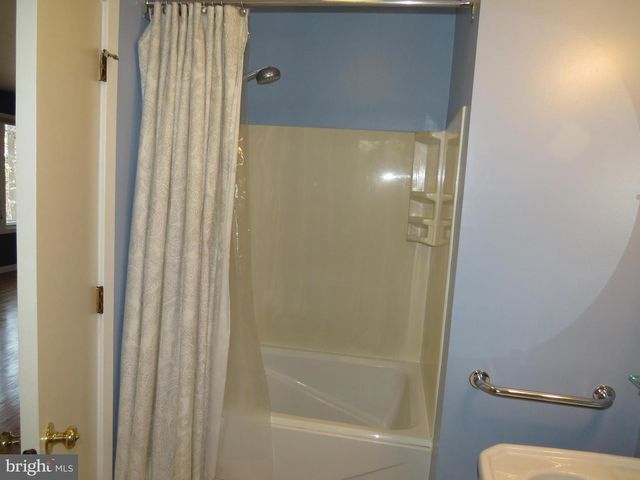 30 KINGS GRANT RD, Hockessin, DE 19707