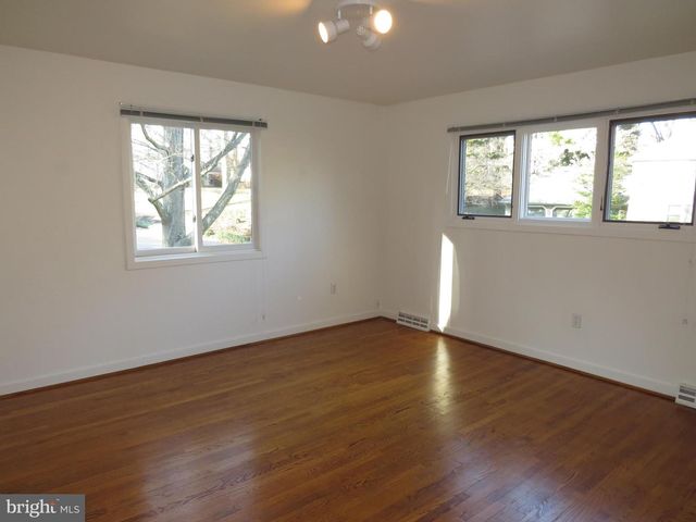 30 KINGS GRANT RD, Hockessin, DE 19707
