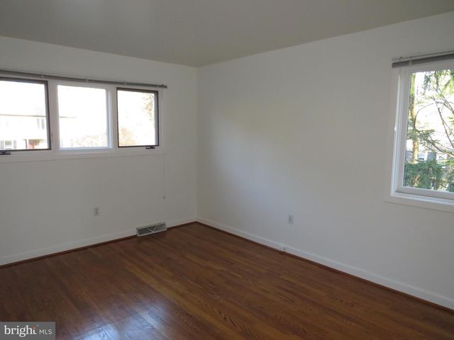 30 KINGS GRANT RD, Hockessin, DE 19707