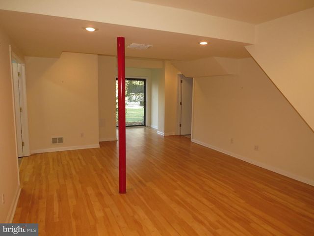 30 KINGS GRANT RD, Hockessin, DE 19707