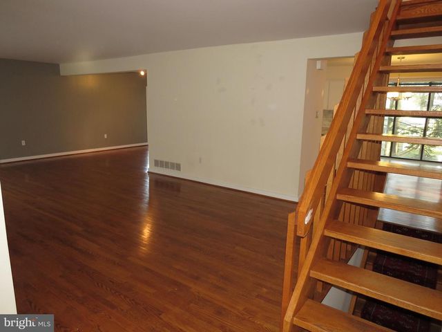 30 KINGS GRANT RD, Hockessin, DE 19707