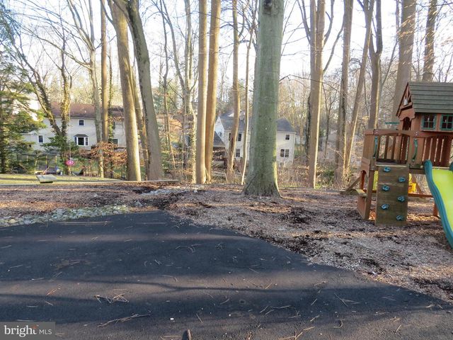 30 KINGS GRANT RD, Hockessin, DE 19707