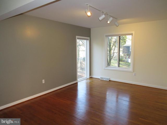 30 KINGS GRANT RD, Hockessin, DE 19707