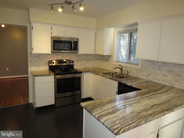 30 KINGS GRANT RD, Hockessin, DE 19707