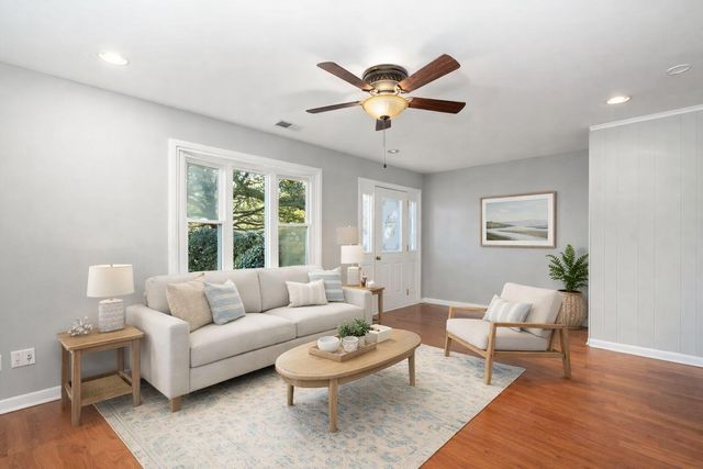 712 Harbor Lane, Mount Pleasant, SC 29464