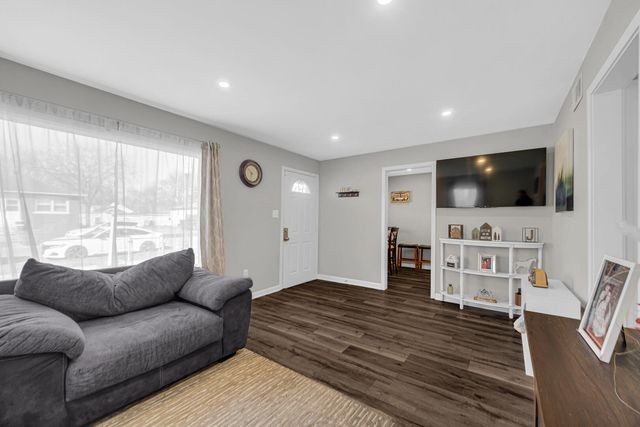 7411 Marshall Avenue, Hammond, IN 46323