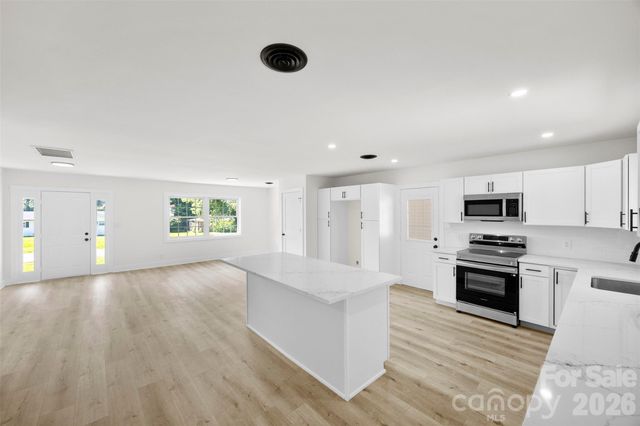 5421 Maplewood Lane, Charlotte, NC 28227