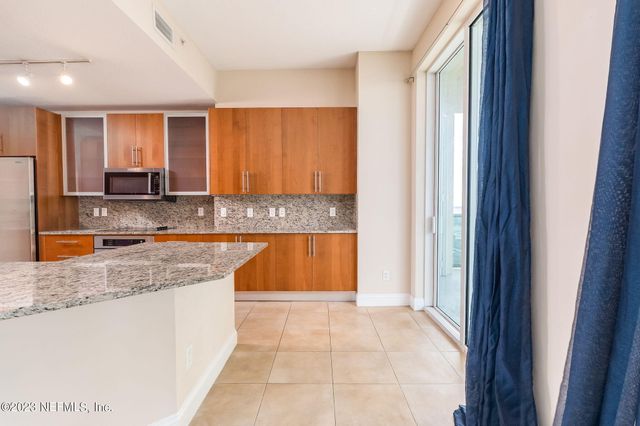 1431 RIVERPLACE Boulevard 2104-1, Jacksonville, FL 32207