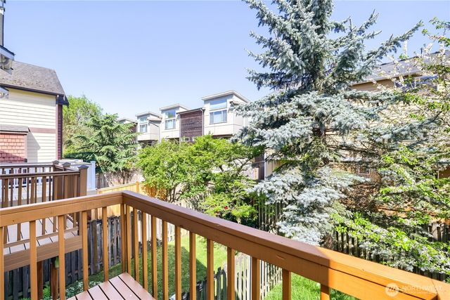 806 NW 52nd Street, Seattle, WA 98107