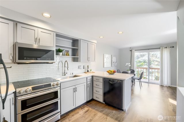 806 NW 52nd Street, Seattle, WA 98107