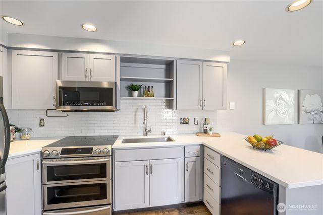 806 NW 52nd Street, Seattle, WA 98107